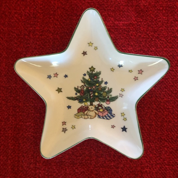 Nikko Ceramics Holiday Nikko Star Shaped Happy Holidays Christmas